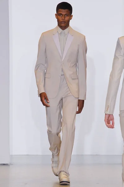 Look 13